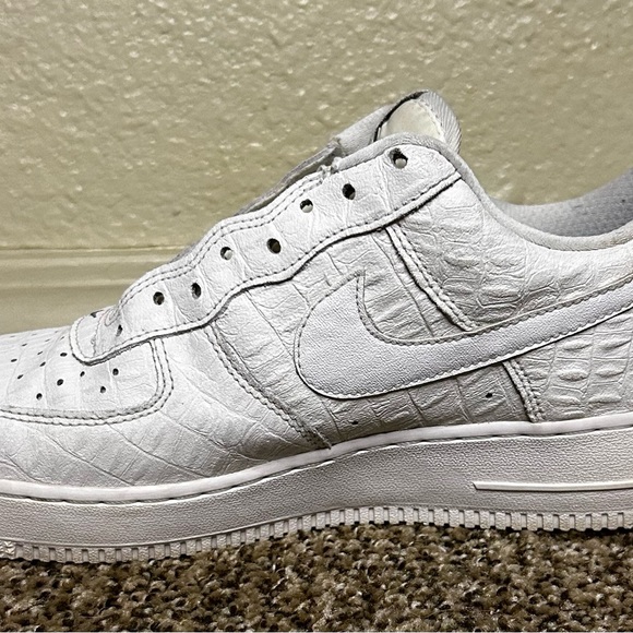Nike Air Force 1 LowTops “LV8 ‘07 White” Men’s 9.5 Retail $2300 - Picture 4 of 6